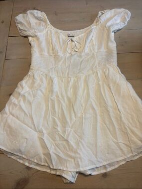 Hollister White Puff-Sleeve Swiss Dot Babydoll dress with short size large
